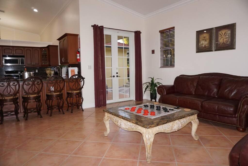 New Luxury Vacation Dream Rental- Sleeps 15! Miami Exterior foto